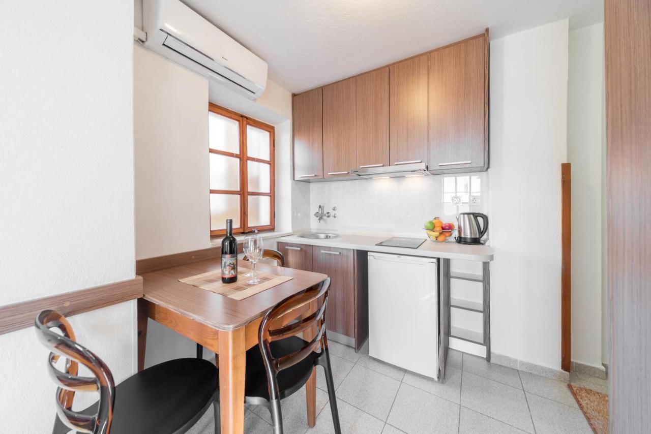 R Club Apartments Old Town Budva Extérieur photo